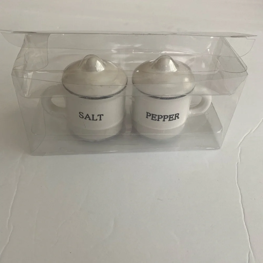 Tableware salt & pepper ceramic set